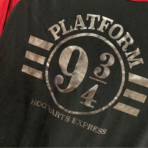 Harry Potter raglan style T-shirt 3/4 sleeve size junior medium - Picture 2 of 9